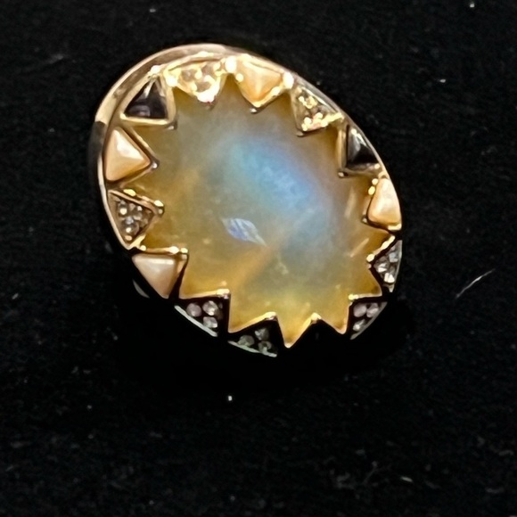 House of Harlow Statement Cocktail Ring gold tone and pale yellow stone, size 7 - Picture 6 of 16